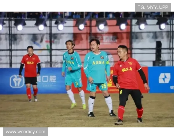 足球明星齐聚中国畅游名胜古迹展现足球魅力与文化交流 足球明星齐聚中国畅游名胜古迹展现足球魅力与文化交流